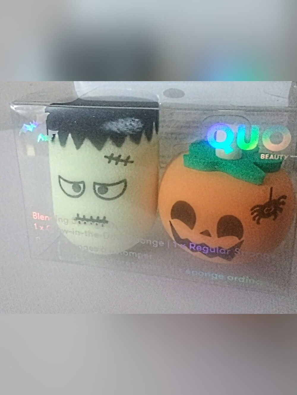 Quo Blending Sponge Duo 1 x Glow-in-the-Dark Sponge | 1 x Sponge